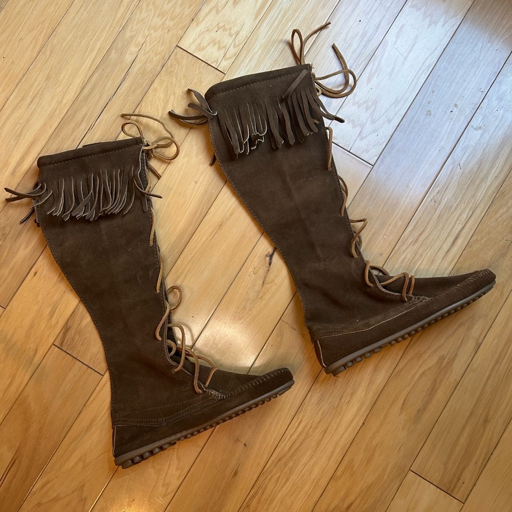 Minnetonka Brown Suede Front Lace Knee-High Leather Boots - Picture 10 of 12